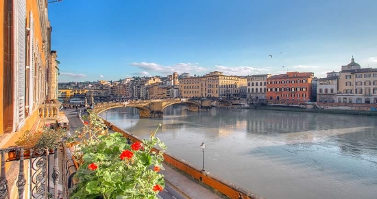 Florence - The Arno River viewed from Hotel Bretagna Florence - The Arno River viewed from Hotel Bretagna