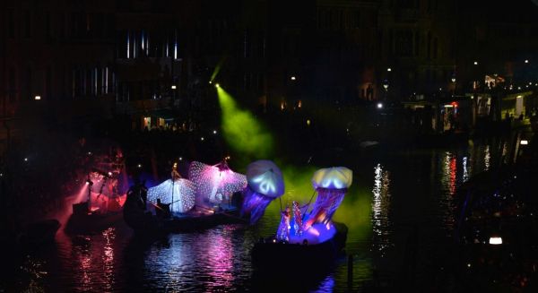 Venice Carnival Festa Veneziana on the Water Venice Carnival Festa Veneziana on the Water