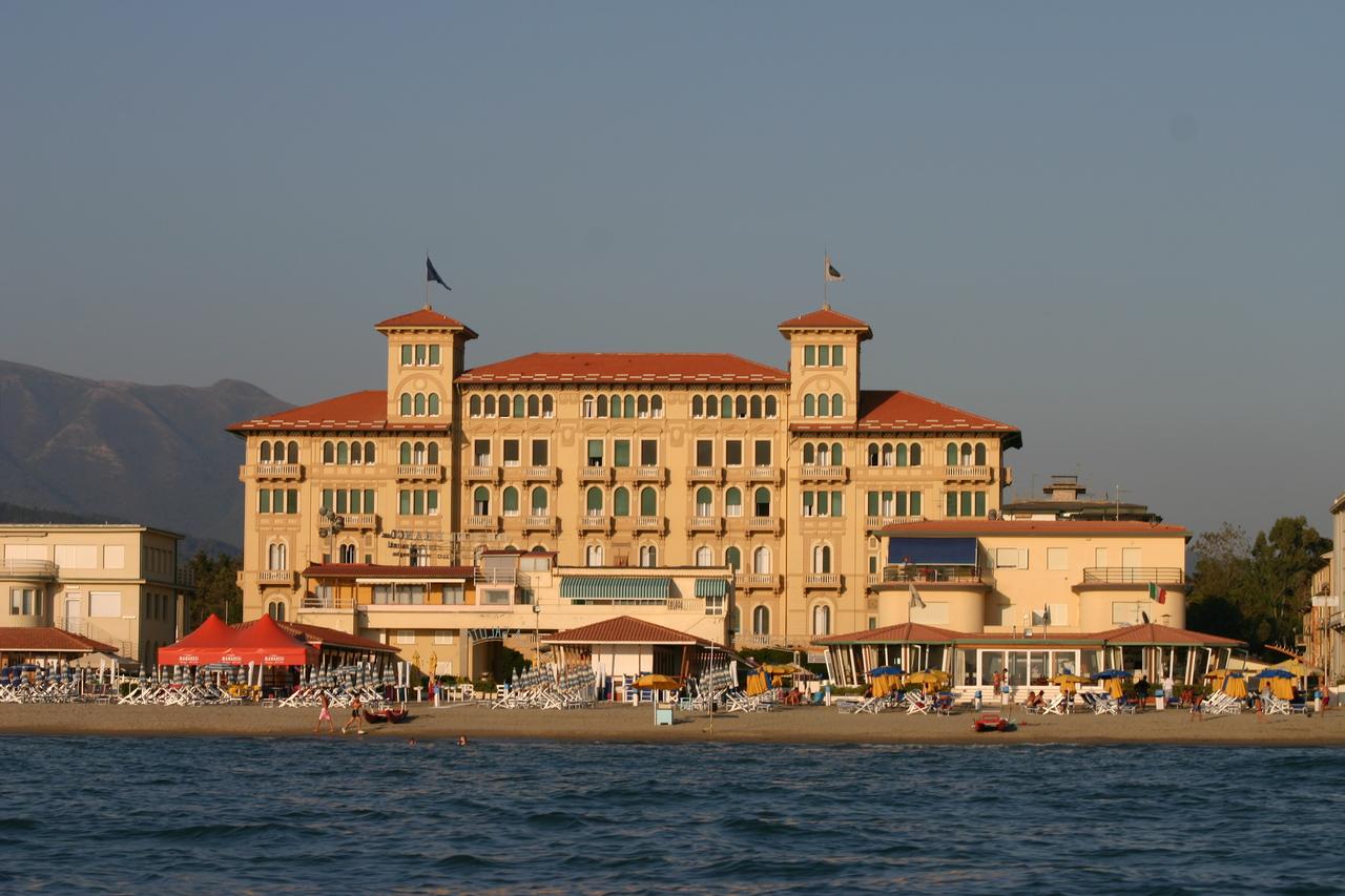 Grand Hotel Royal in Viareggio Grand Hotel Royal in Viareggio