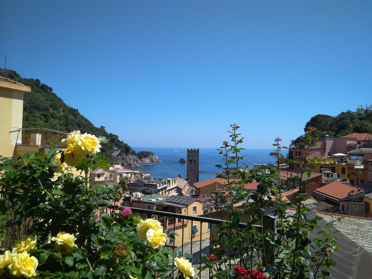 Monterosso al Mare - Hotel Albergo Degli Amici, a view Monterosso al Mare - Hotel Albergo Degli Amici, a view