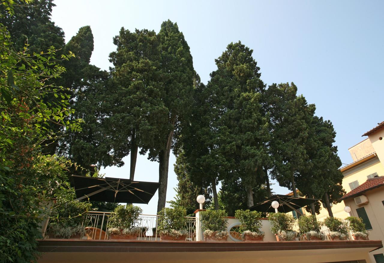 Pisa - Hotel Bologna, garden Pisa - Hotel Bologna, garden