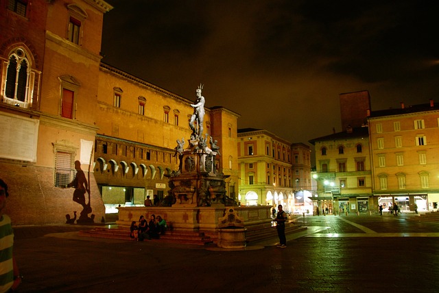 Bologna - Neptune Fountain, Piazza Maggiore Bologna - Neptune Fountain, Piazza Maggiore