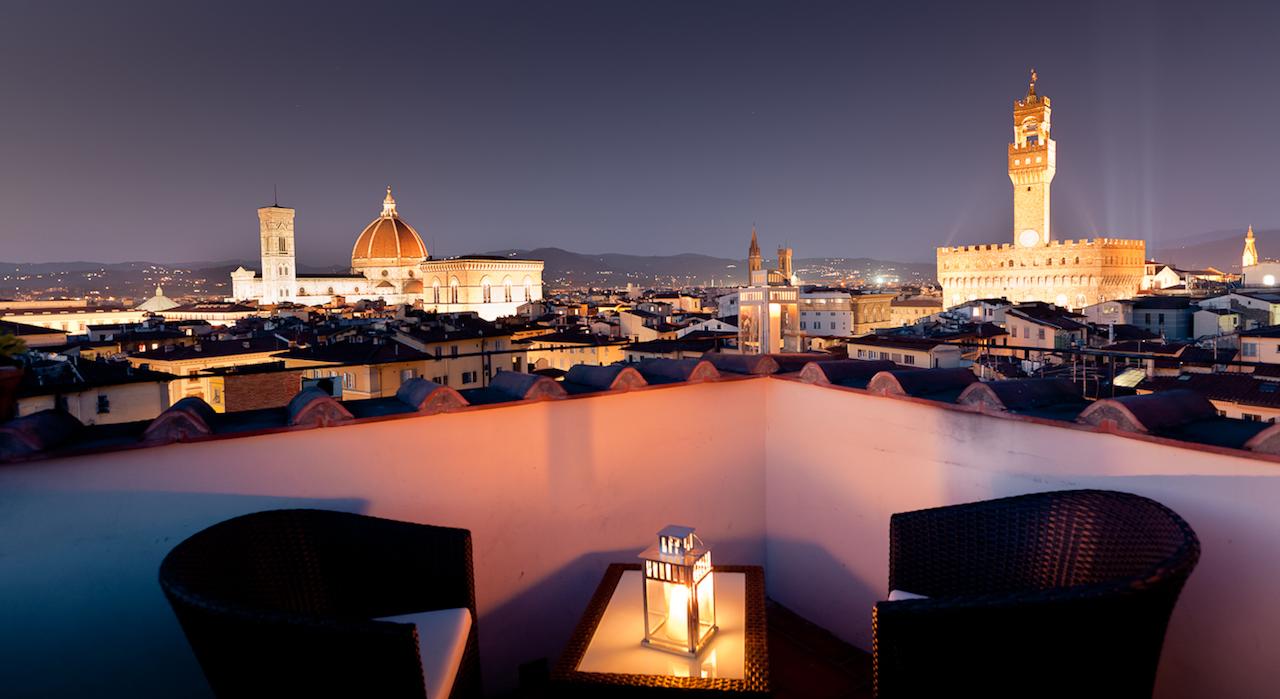 Florence - Hotel Torre Guelfa Palazzo Acciaiuoli, terrace with view Florence - Hotel Torre Guelfa Palazzo Acciaiuoli, terrace with view