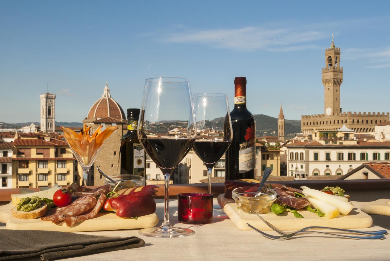 Florence - Hotel Pitti Palace al Ponte Vecchio, a view Florence - Hotel Pitti Palace al Ponte Vecchio, a view