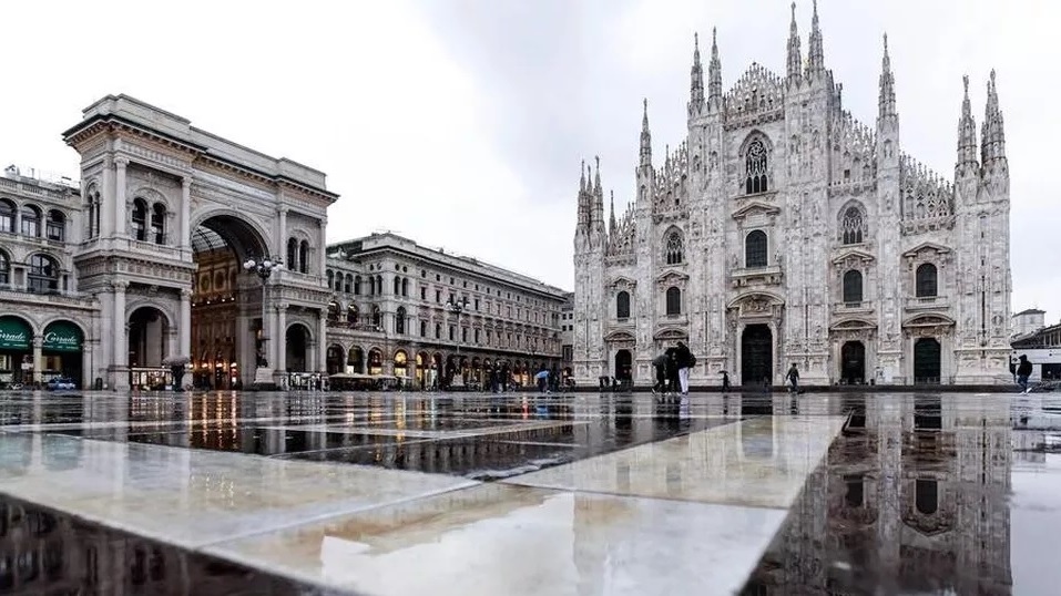 Milan Duomo Cathedral Square deserted in coronavirus lockdown